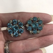 Coro Vintage Blue and Clear Rhinestone Screwback Earrings Gold Tone - £14.18 GBP