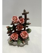 Pink Roses Centerpiece Italian Capodimonte On a Fence/ Lattice Post 6 1/2&quot; - $682.11 MXN