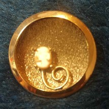 Cameo Vintage Gold Brooch - $23.76
