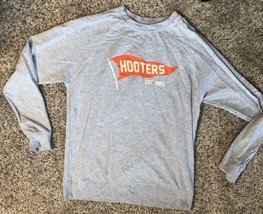 Hooters Unisex Adult Size S Gray Long Sleeve T-Shirt Signed - $17.82