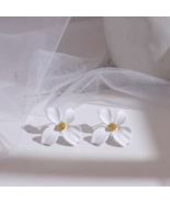 Tibetan Echo Earrings,Delicate Floral Design - €33,65 EUR