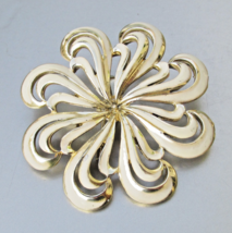Vintage Mid-Century Creamy White Enamel Gold Tone FLOWER Swirl Brooch Pin - $12.86
