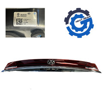 OEM Lift Gate Tail Light Bar Assembly 2024 Volkswagen Atlas Chrome 3CN945093 - £731.92 GBP