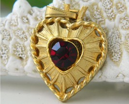 Vintage Heart Pendant Valentine Goldtone Ruby Red Rhinestone - £15.64 GBP