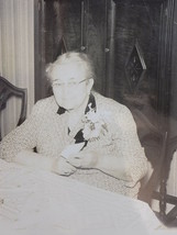 1950&#39;s PHOTO OF LADY WEARING CORSAGE 4X5 VINTAGE PHOTO MIDDLE AGED LADY ... - €5,52 EUR