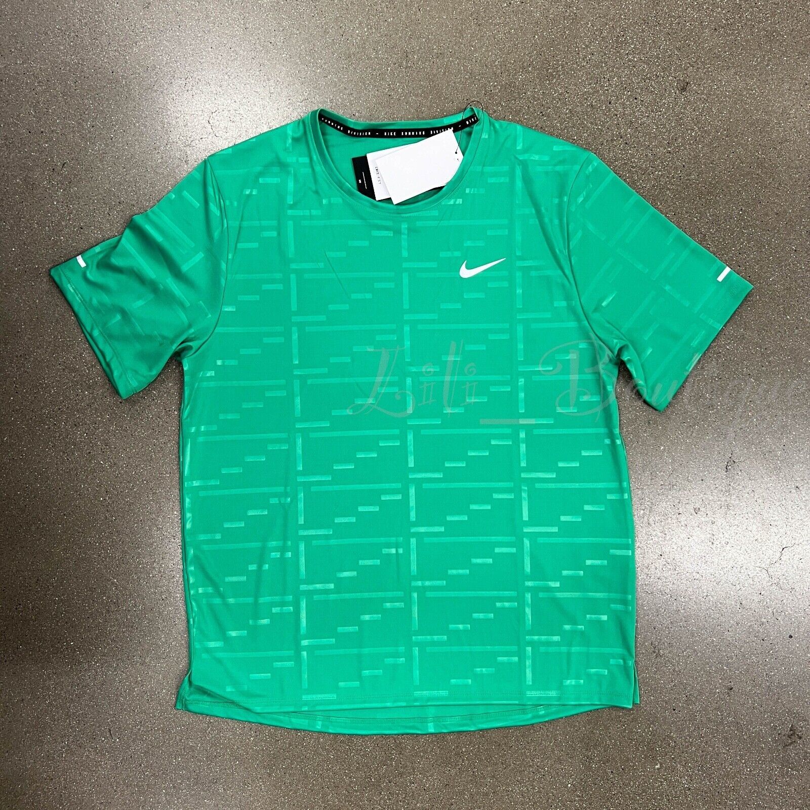 Primary image for NWT Nike DV8104-372 Men Dri-FIT UV Running Division Miler Tee Shirt Green Size L