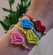 Adjustable Woven Heart Bracelet/ Pulsera tejida ajustable Corazon - $224.94 MXN