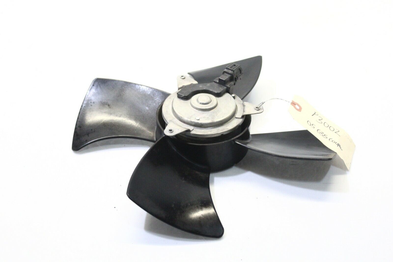 2003-2005 INFINITI G35 COUPE RADIATOR FAN BLADE P3002 - $55.89
