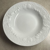 Tabletops Unlimited Nature Rimmed Soup Bowls Embossed Fruit Rim White Se... - £40.28 GBP