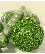 Holiday Lot 15 Green Ornaments And 2 Boxes Of 300 Multi-Color Mini Strin... - £27.65 GBP