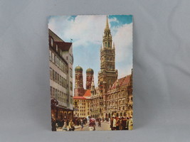 Vintage Postcard - Munich City Hall and Cathedral - Lengoeur Karte - £11.80 GBP