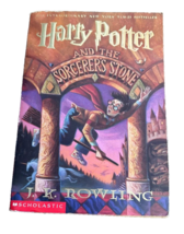 Harry Potter and the Sorcerer&#39;s Stone by J. K. Rowling (1998, Hardcover) - $138.30 MXN