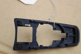 2017 JAGUAR XE REAR RIGHT DOOR HANDLE LOCK TRIM   R607 image 5