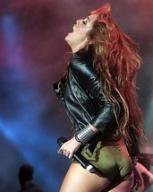 Miley Cyrus in Concert Leggy 8x10 HD Aluminum Wall Art - £31.96 GBP