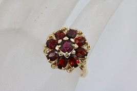 Vintage 10K Yellow Gold Flower Design Garnet Cluster Ring Size 6 - $446.56 CAD