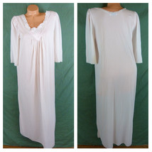 Lorraine Nightgown Nylon Medium Short Sleeve Gown Sleep Vintage - $26.68
