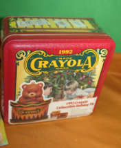 1992 Crayola Collectible Holiday Tin With 64 Box Crayons And Christmas Ornament - £15.63 GBP