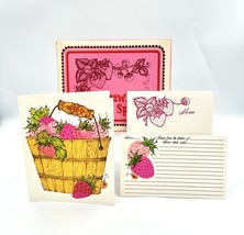 Vtg Current “Strawberry Spree” 40 Recipe Cards 8 Note Cards Envelopes 70... - $217.31 MXN
