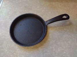 OLD Cast Iron 5 Inch Small Frying Pan Skillet Unmarked - £7.60 GBP