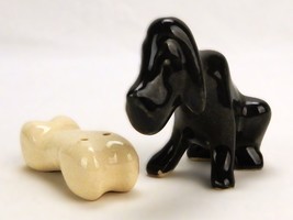 Novelty Salt &amp; Pepper Shakers, Black Dog w/White Bone, Glazed Porcelain,... - $278.88 MXN