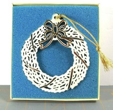 Mikasa Porcelain White Gold Wreath Christmas Tree Ornament Holiday Happi... - $17.00