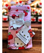 Sanrio Hello Kitty 2pc Hand Towels Pink Hearts &amp; Apples NWT Bathroom Decor - $458.41 MXN