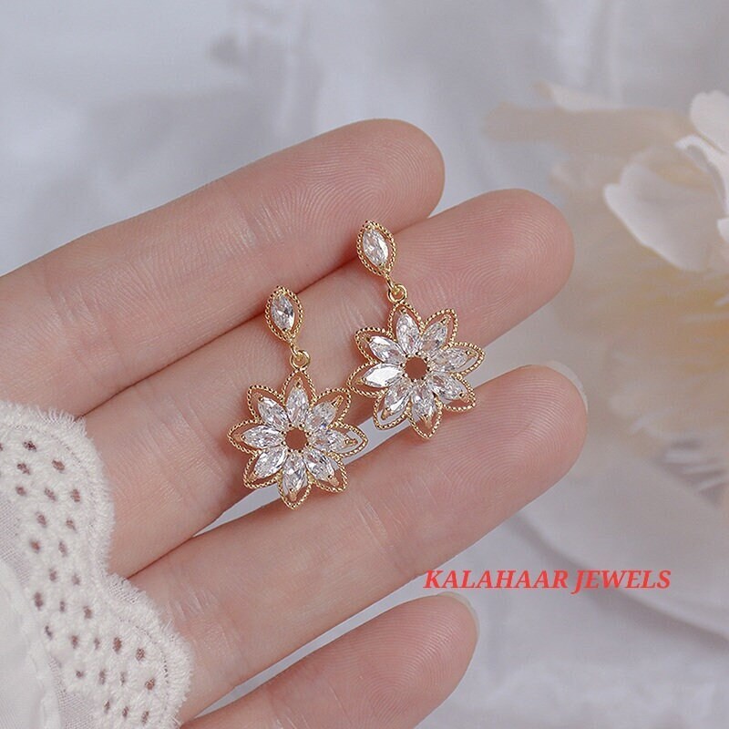 Flower Stud Earrings Korean Earring flower earrings Fashion Earring Gold Flower - £88.32 GBP