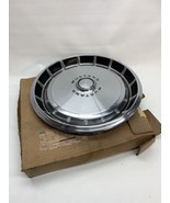 NOS Ford Mustang 14 inch wheel cover Hub Cap 71 72 D2 z-1130 - £50.61 GBP