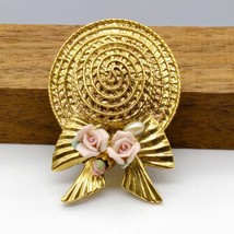 1928 Floral Summer Hat Brooch, Vintage Romantic Lapel Pin with Bisque Roses on G - £24.35 GBP