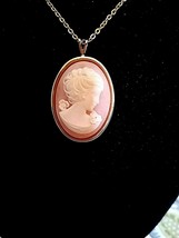 Vintage  LOVELY CAMEO  Pendant, gold color on  18&quot;chain - £14.74 GBP