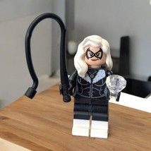 new LEGO Marvel Black Cat Minifig w/ whip from Spider-Man Daily Bugle se... - £18.62 GBP