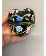 Vintage Floral Heart Trinket Box - $376.14 MXN
