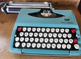 Vtg Smith Corona Corsair Aqua Blue Manual Portable Typewriter AS IS READ... - $58.49