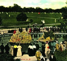 Watching the Sea Lions Washington Park Milwaukee Wisconsin WI 1911 Vtg Postcard - $3.51