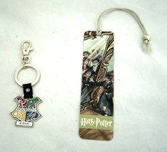  Harry Potter Hogwarts Crest Keyring and Bookmark - £11.79 GBP