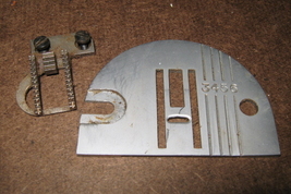 Singer Stylist Throat Plate #102468 &amp; Feed Dog Used Working Repair Parts - £7.96 GBP