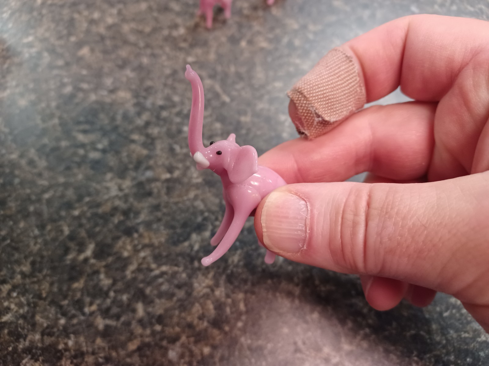 Vintage Pink Art Glass Elephant Family Figurines Item image 2
