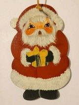Adorable Vintage Handpainted Flat Wood Santa w/ Present Christmas Ornament &#39;90  - £11.98 GBP