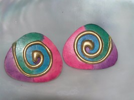 Estate Purple Pink Green &amp; Blue With Gilt Swirl Rounded Triangle Resin Post Ear - £6.76 GBP