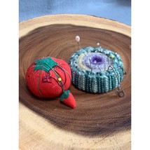Vintage Strawberry &amp; Knitted Pin Cushions Set - $278.79 MXN