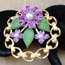 Vintage 1950s Gold Filled Purple Enamel Flowers Faux Pearl Centers Brooch Pin - £33.45 GBP