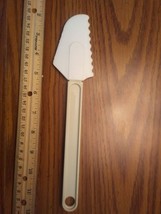 Vintage Tupperware scraper spatula - $14.24