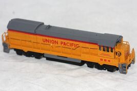 Bachmann HO Scale Union Pacific GE U36B #824 powered locomotive - $39.95