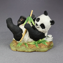 Andrea by Sadek Panda Bear Figurine 5932 Bamboo Porcelain 5in x 6in Japan - $183.18 MXN