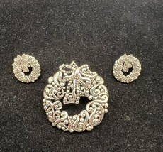 Beautiful Silver Tone Wreath Brooch Pendant and Earrings Set Intricate D... - $25.00