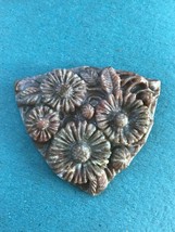 Finely Carved Cranberry Green &amp; Gray Daisy Flowers in Shield Shaped Stone Pendan - £30.78 GBP