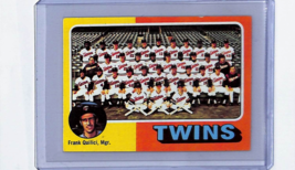 1975 Topps Mini #443 Minnesota Twins Team Vintage Baseball Card - £3.81 GBP