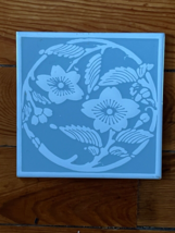 Semigrass Made in Italy Marked Light Grayish Blue &amp; White Flower Art Pot... - £9.02 GBP