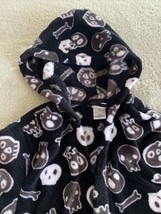 Cherokee Boys Black White Gray Skulls Hooded Fleece Robe 6-7 - £11.75 GBP