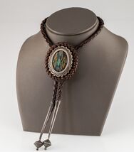 Unico Bolo Tie In Pelle Intrecciata Con Bezel In Argento E Aglet - $6,683.76 MXN